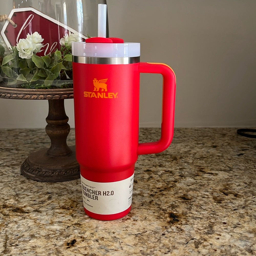SOLD Stanley Quencher H2.0 Tumbler